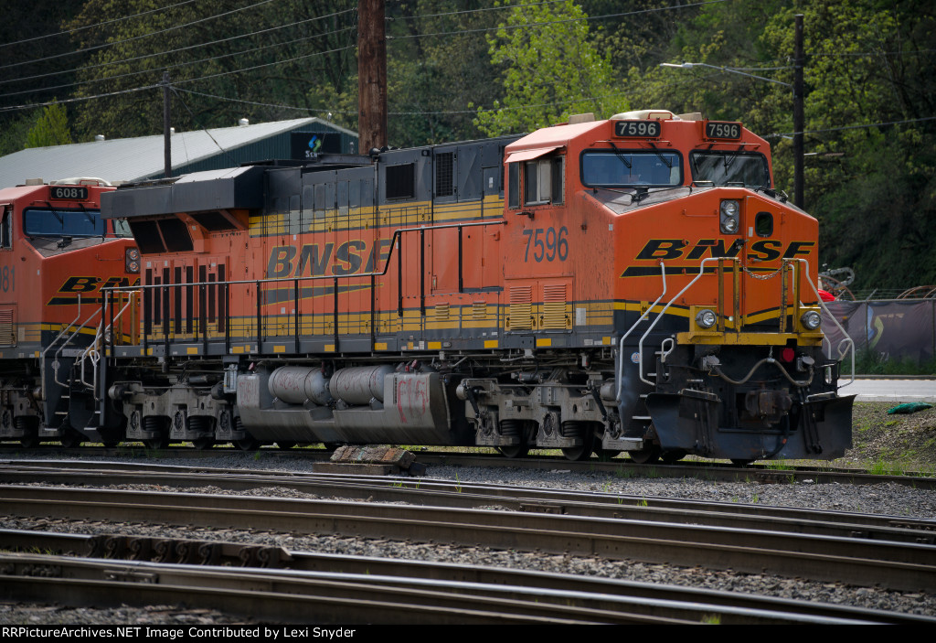 BNSF 7596